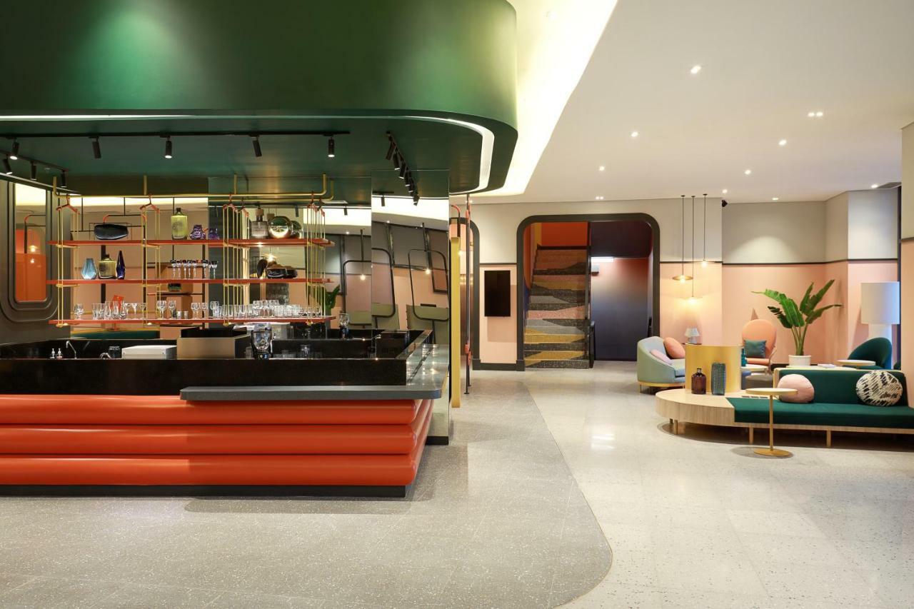 Ibis Styles Jakarta Tanah Abang Exterior foto